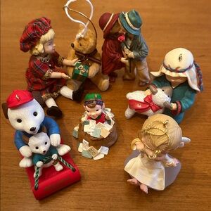 Hallmark ornaments dated 1994,2001,2003,2004.
Variety.